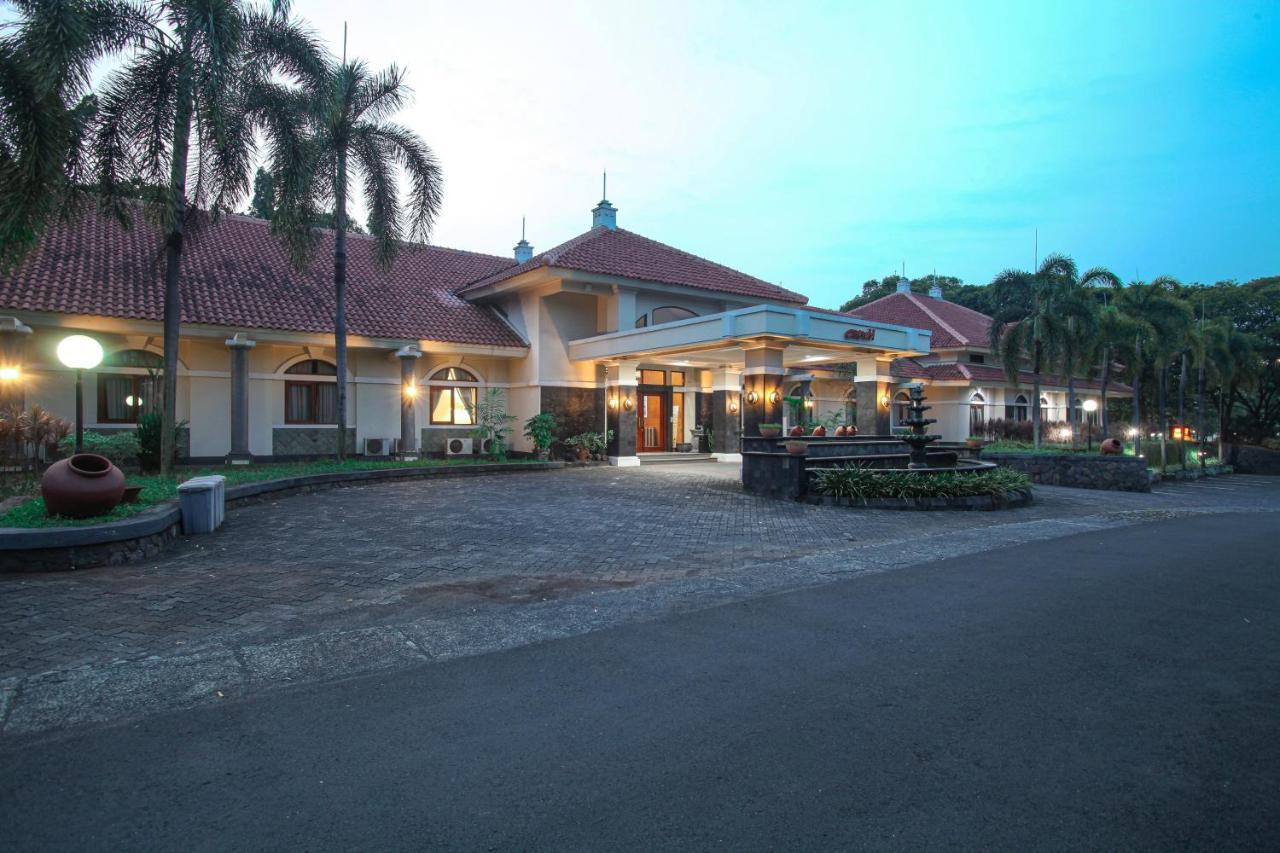 The Royale Krakatau Hotel Cilegon Exterior photo